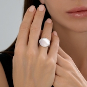 Кольцо из серебра с перламутром