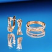 Кольцо из золота с фианитами