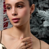 Кольцо-печатка из золота с эмалью и фианитом