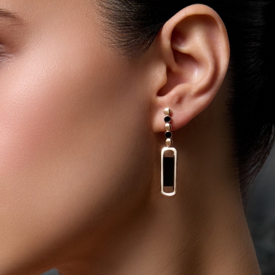 Подвеска из золота с эмалью и фианитом