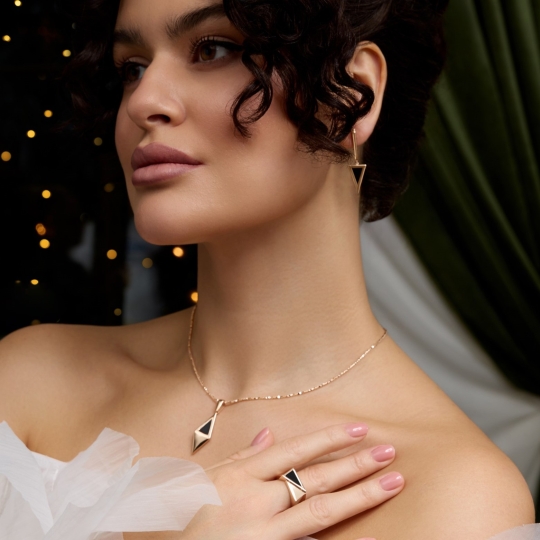 Подвеска из золота с фианитом