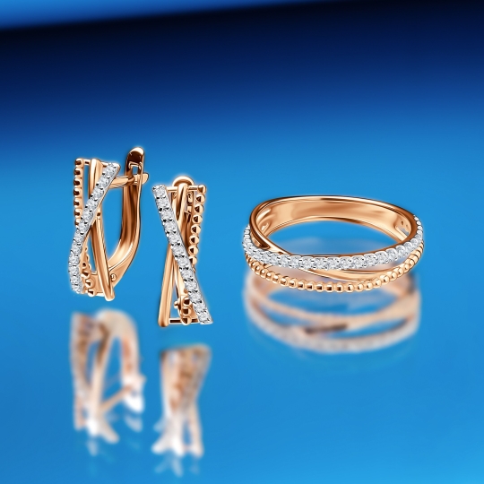 Кольцо из золота с фианитами