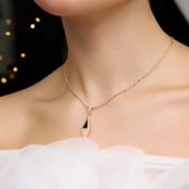 Подвеска из золота с фианитом