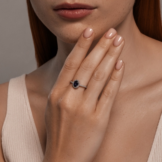 Кольцо из серебра с фианитами