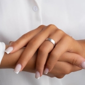 Обручальное кольцо из серебра