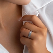 Обручальное кольцо из серебра