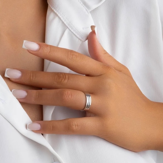 Обручальное кольцо из серебра