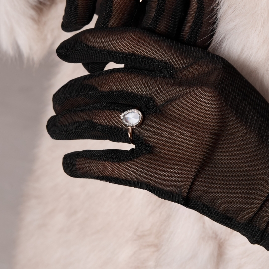 Кольцо из золота с фианитом