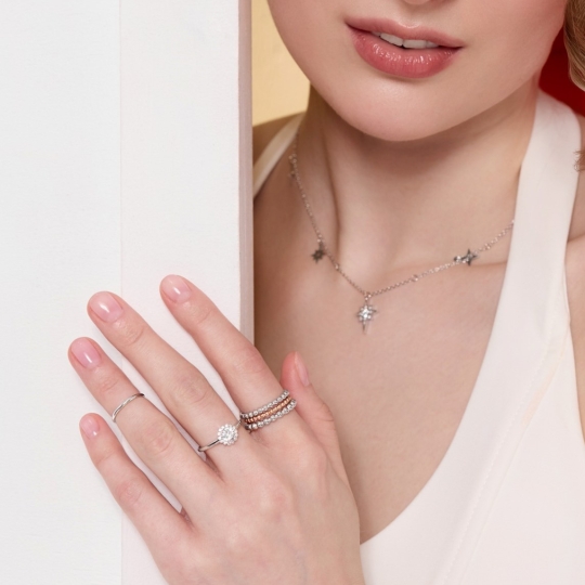 Кольцо из серебра с фианитом