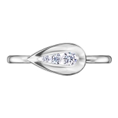 Кольцо из серебра с фианитами