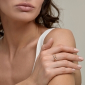 Кольцо из золота с фиантами