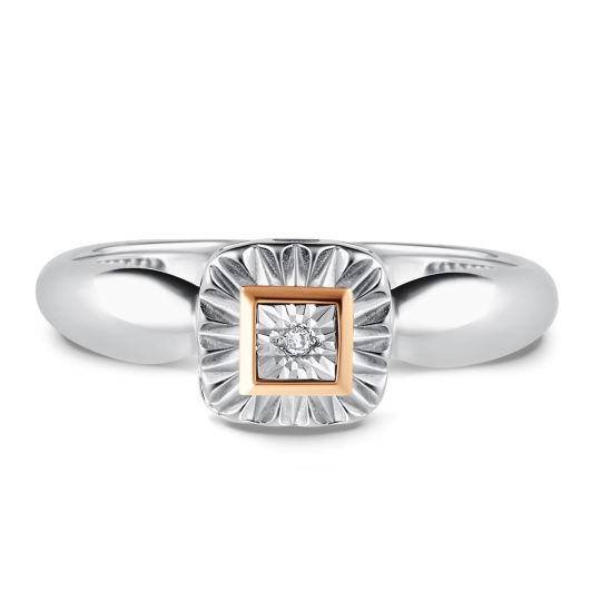 Кольцо из серебра с золотой вставкой и бриллиантом