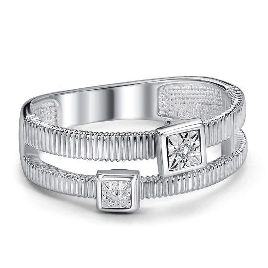 Кольцо из серебра с бриллиантом