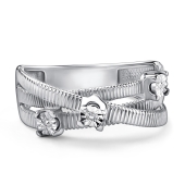 Кольцо из серебра с бриллиантом