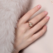 Кольцо из золота с с алмазной гранью и фианитами