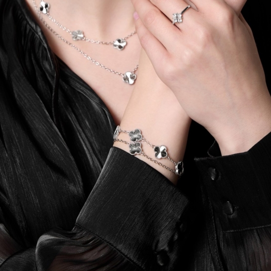 Браслет "красная нить" из серебра 