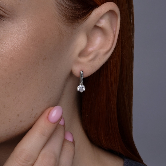 Кольцо из серебра с фианитами