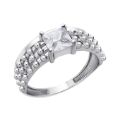 Кольцо из серебра с фианитом