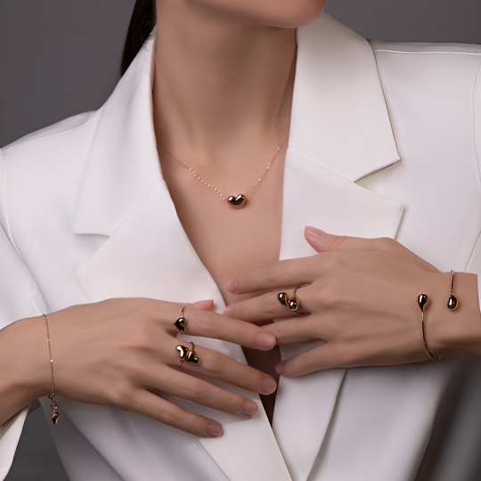 Кольцо из золота с фианитами