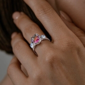 Кольцо из серебра с ситаллом и фианитами