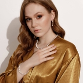 Браслет из жемчуга с золотыми вставками