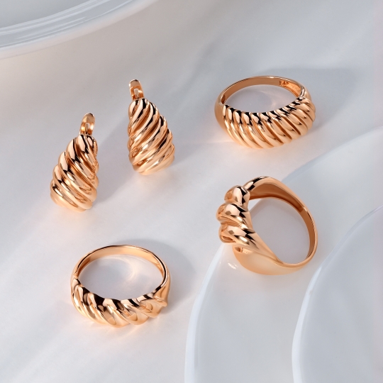 Серьги из лимонного золота