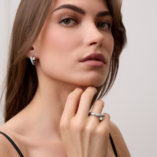 Серьги из серебра с фианитами