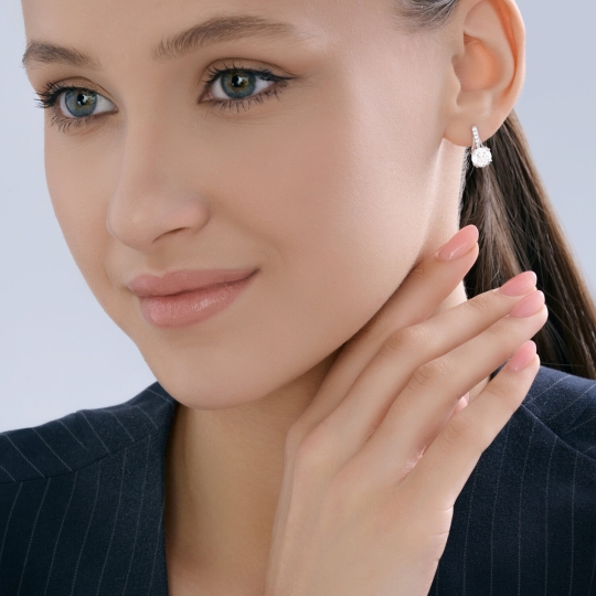 Серьги из серебра с фианитами 