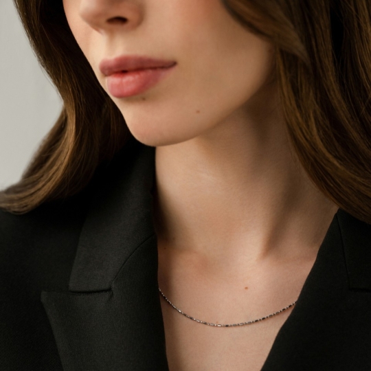 Бусы из жемчуга с золотыми вставками 