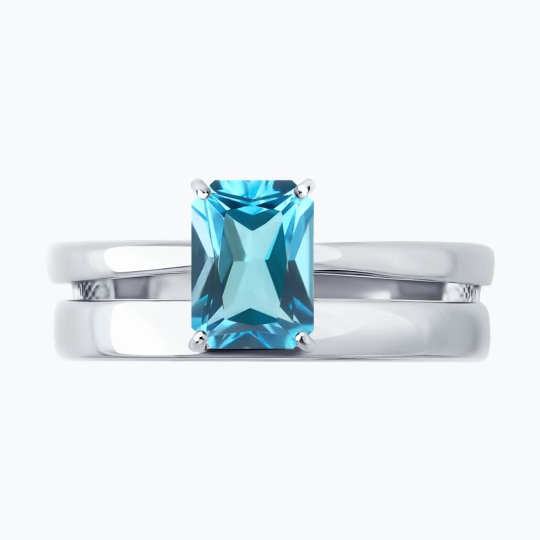 Кольцо из серебра с фианитом