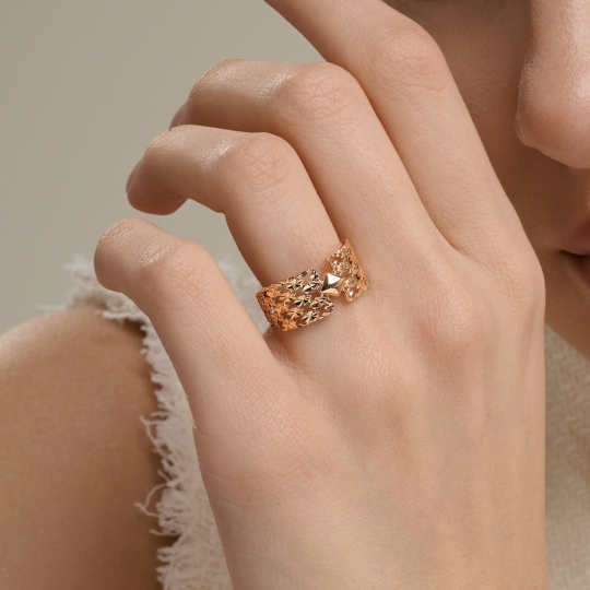 Кольцо из золота с фианитами