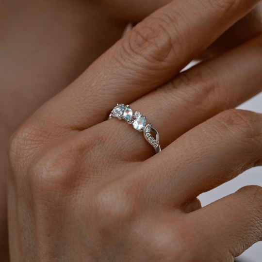 Серьги из серебра с топазами и фианитами