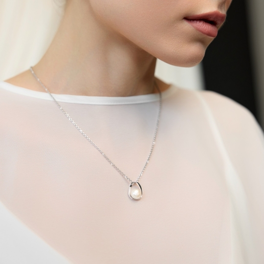 Подвеска из серебра с жемчугом