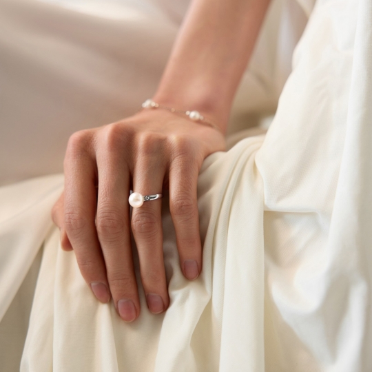 Серьги из серебра с жемчугом и фианитами