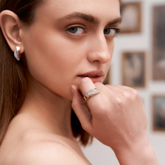 Кольцо из золота с агатом и фианитами