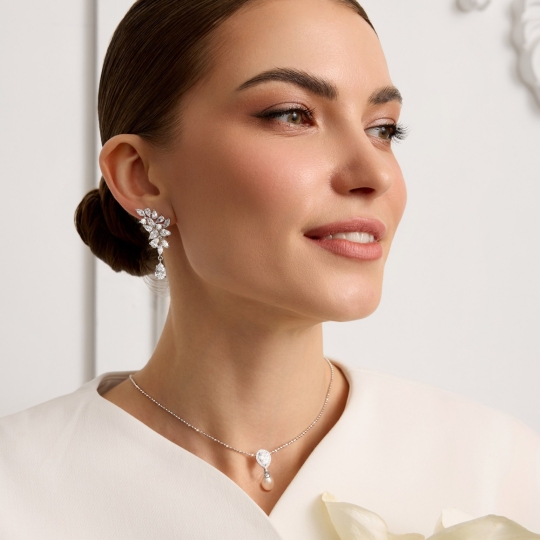 Подвеска из серебра с жемчугом и фианитами