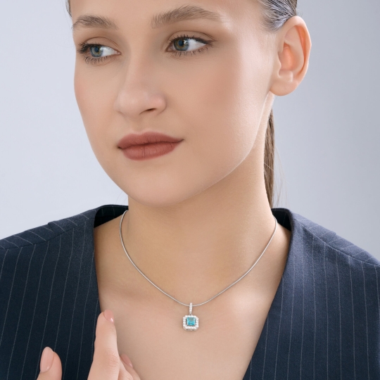 Кольцо из серебра с фианитами