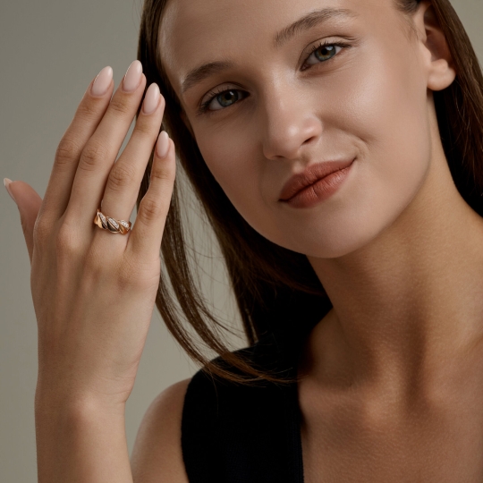 Кольцо из золота с фианитами