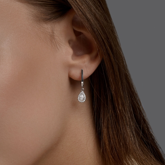 Кольцо из серебра с выращенными бриллиантами