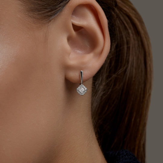 Кольцо из серебра с выращенными бриллиантами