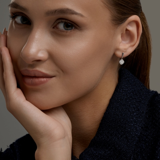 Кольцо из серебра с выращенными бриллиантами