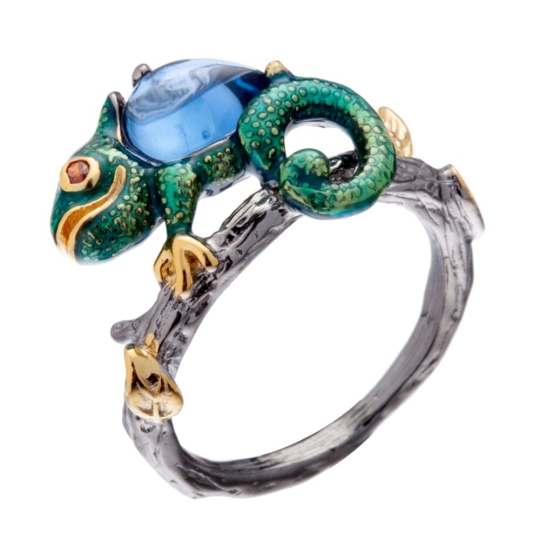 Кольцо из серебра с алмазной гранью и фианитами