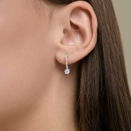 Кольцо из серебра с выращенными бриллиантами