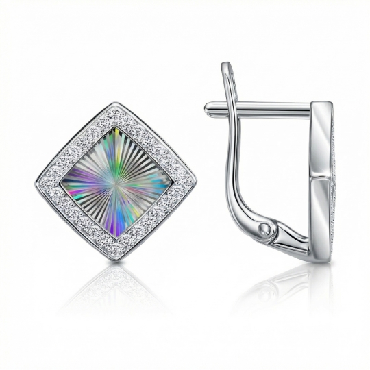 Кольцо из серебра с алмазной гранью и фанитами