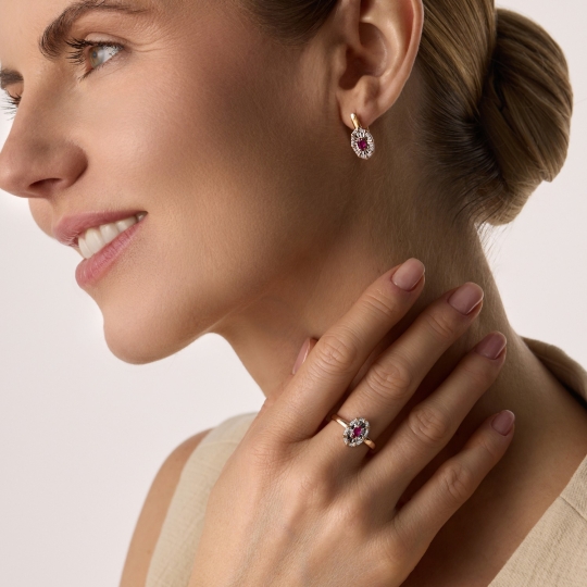 Серьги из золота с бриллиантами и рубинами