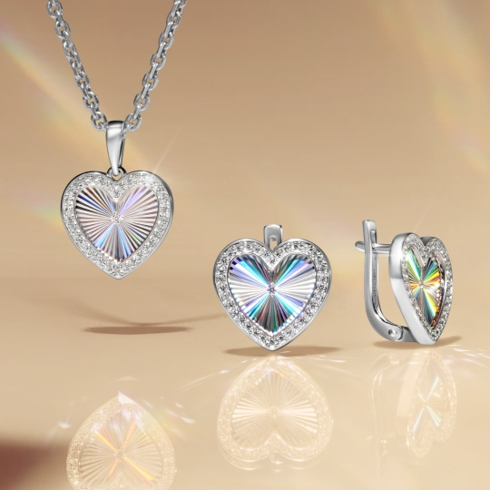 Подвеска из серебра с алмазной гранью и фианитами