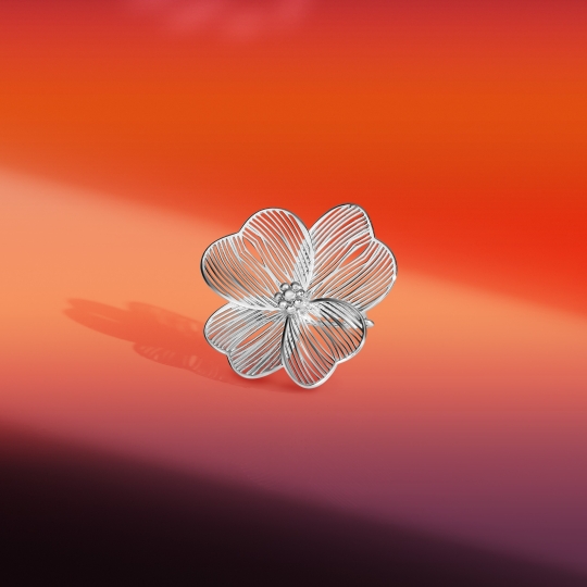 Брошь из серебра с фианитами