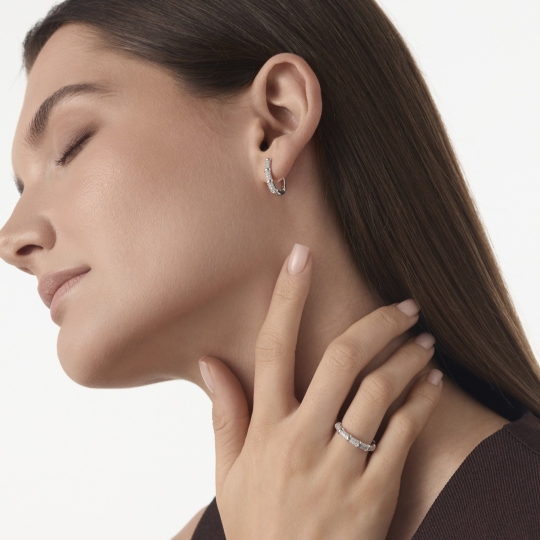 Кольцо из серебра с фианитами