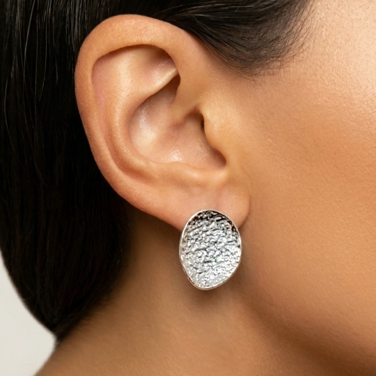 Серьги из серебра с рубиновыми корундами, фианитами и эмалью