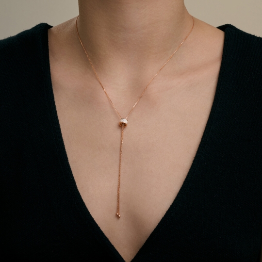 Колье из золота с бриллиантом